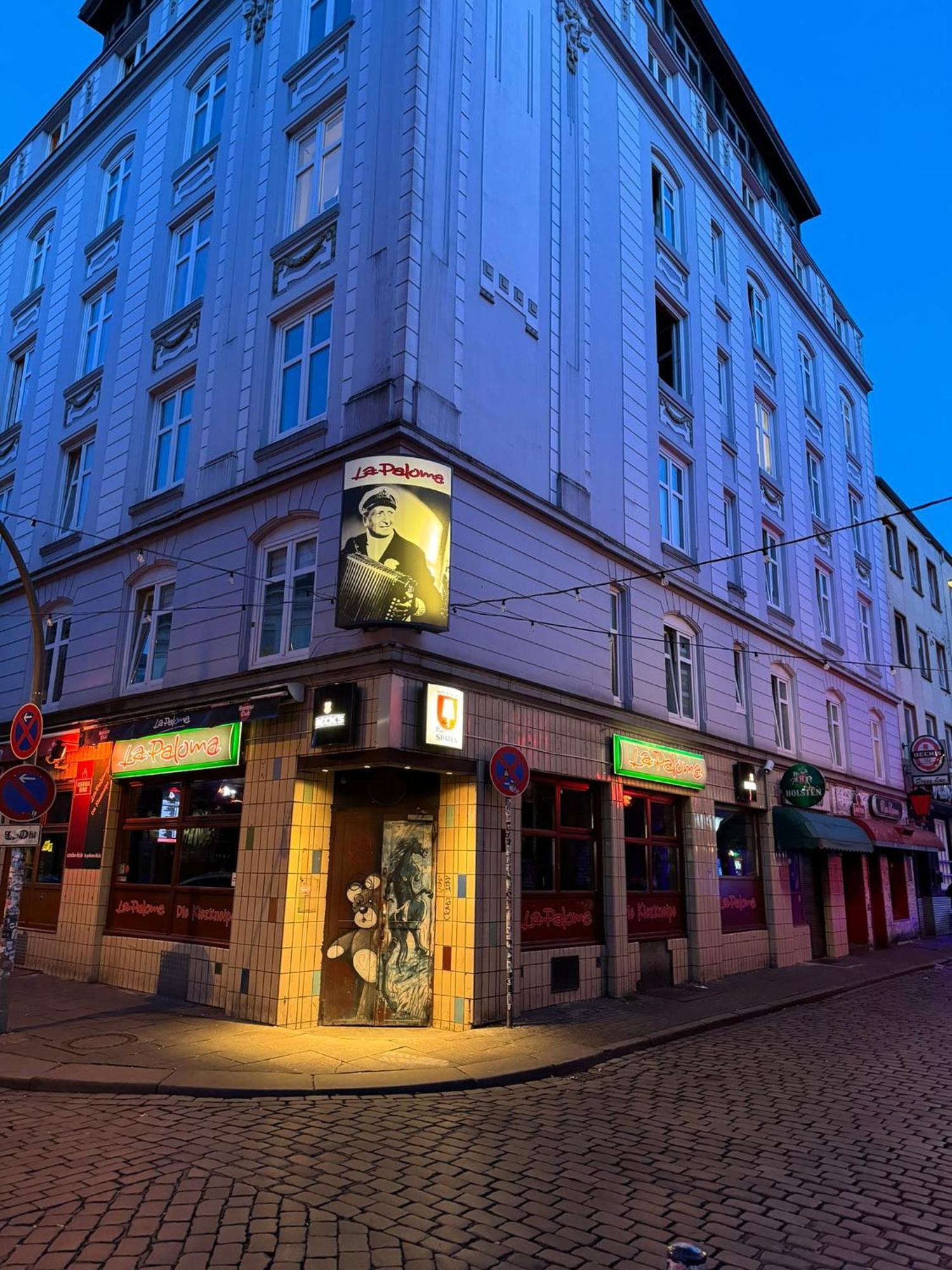 Room Pauli Hamburg Exterior photo